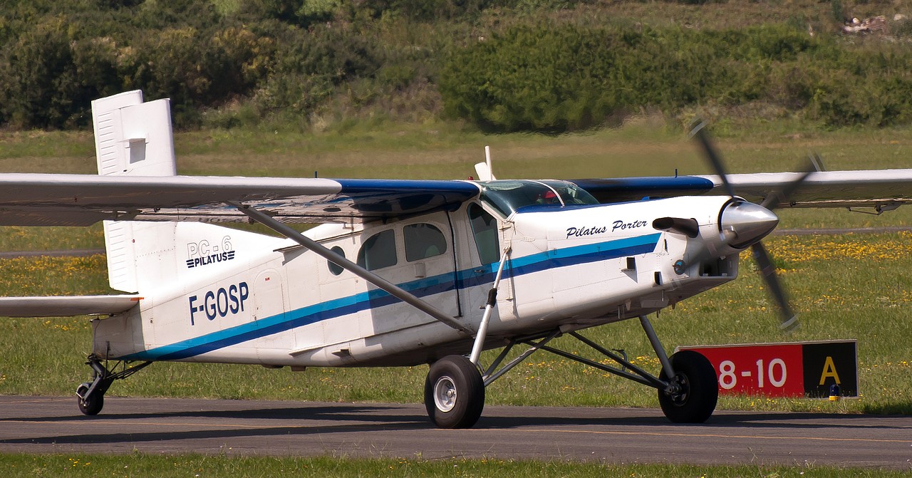 Pilatus PC6 Turbo Porter - F-GOSP