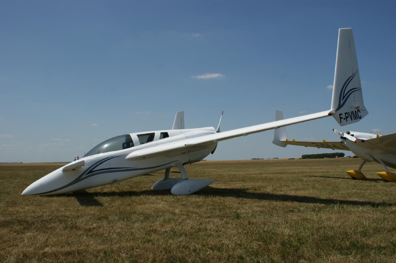 Rutan Cozy - F-PVMC