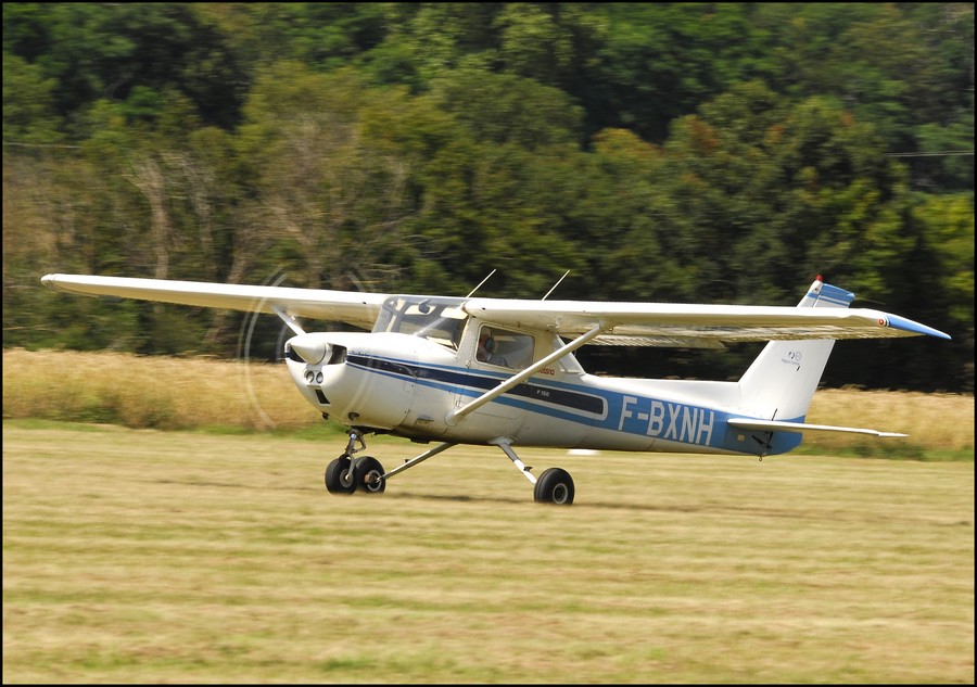 Cessna 150 - F-BXNH