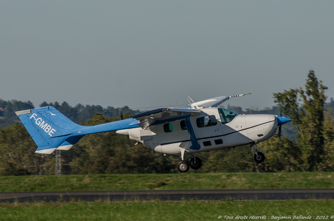 Cessna 337 - F-GMBE