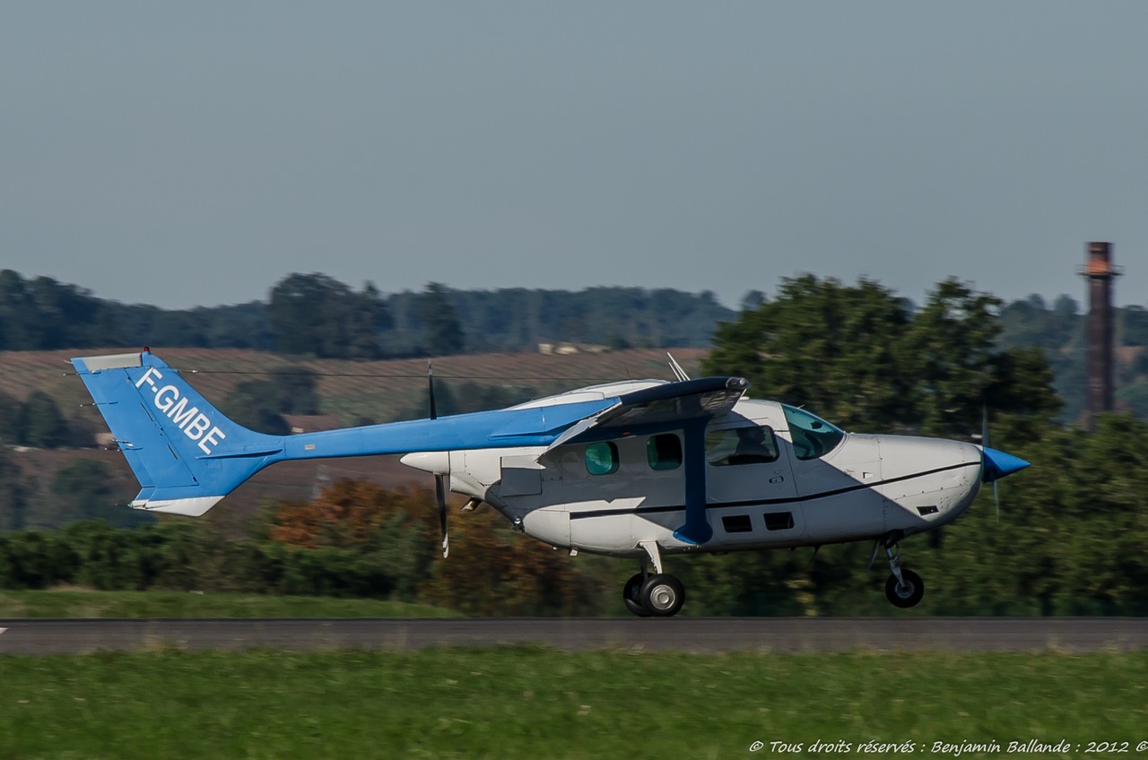 Cessna 337 - F-GMBE