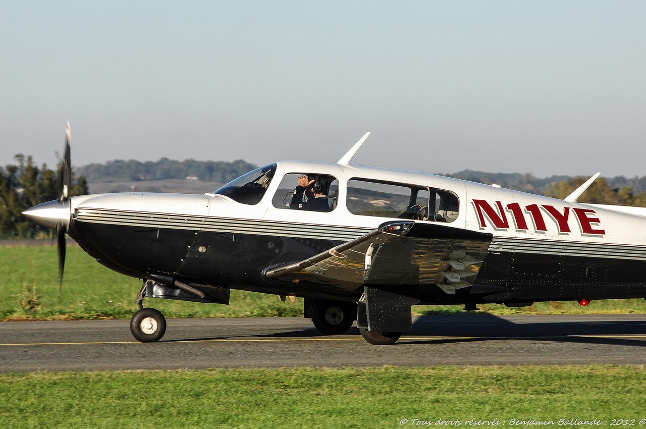 Mooney M 20 R - N11YE
