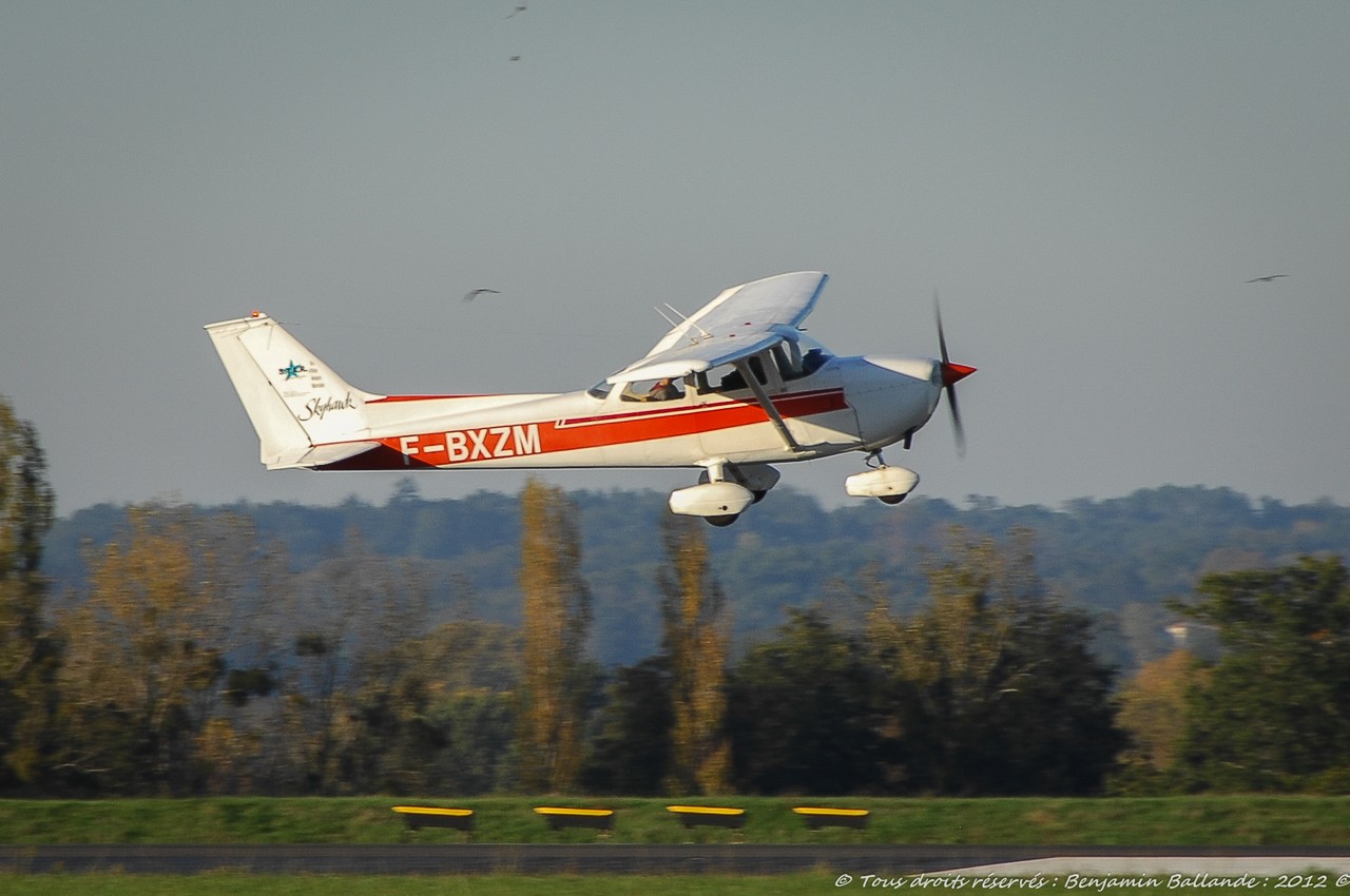 Cessna 172 - F-BXZM