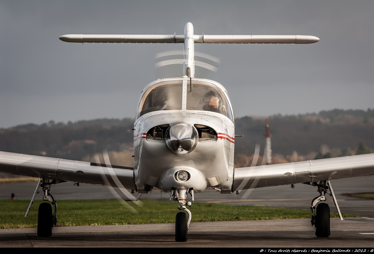 Piper PA-28 RT-201 T Arrow - G-DAAZ