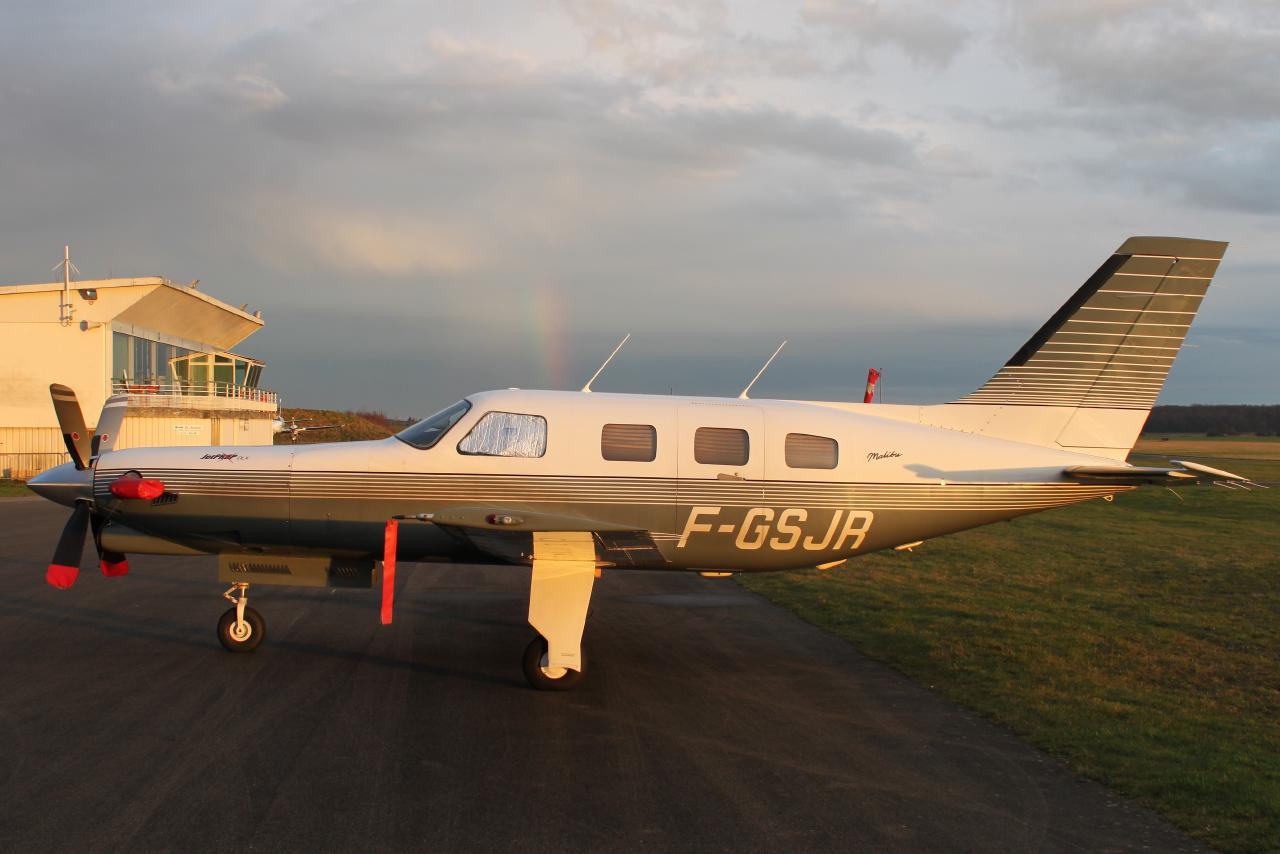 Piper PA-46-350P Malibu Mirage - F-GSJR