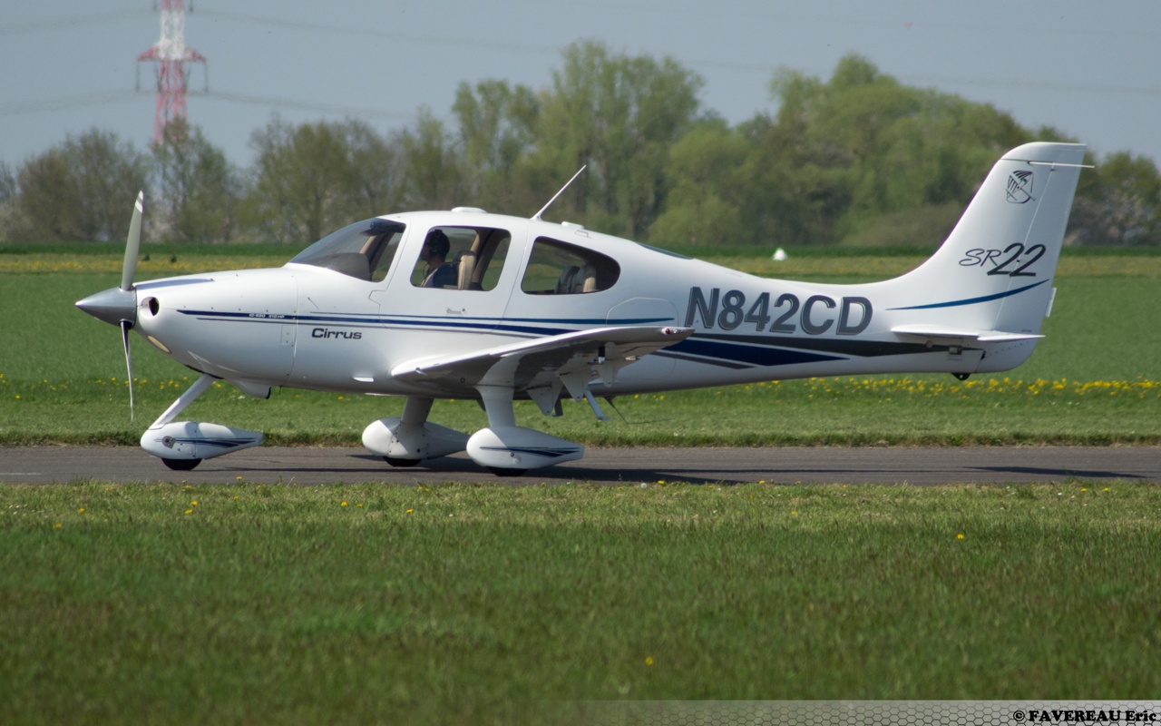 Cirrus SR22 - N842CD