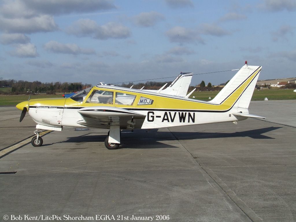 Piper PA-28 R-180 Arrow - G-AVWN