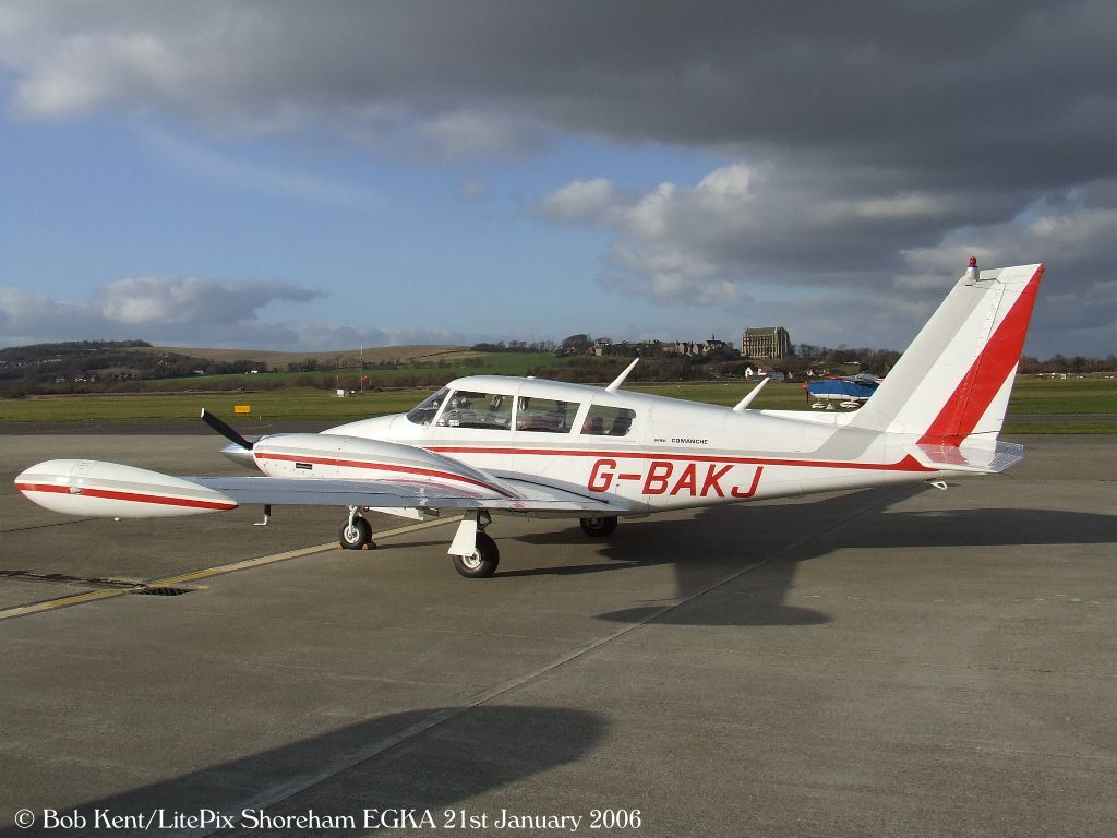 Piper PA-30 Twin Comanche - G-BAKJ