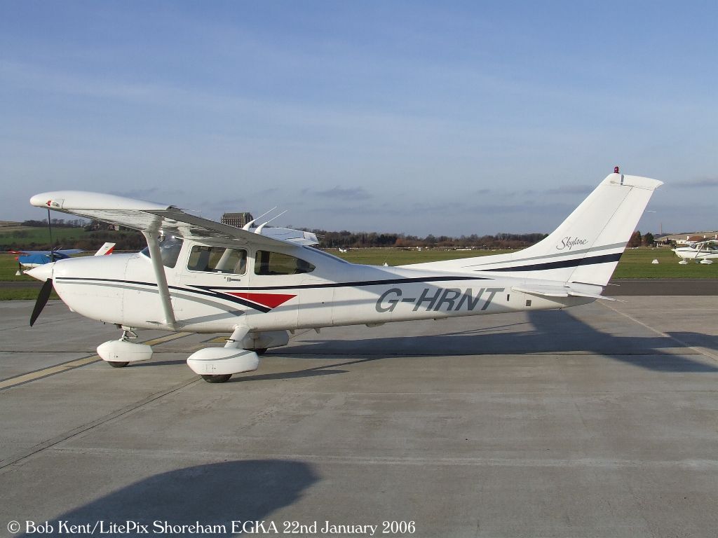 Cessna 182 - G-HRNT