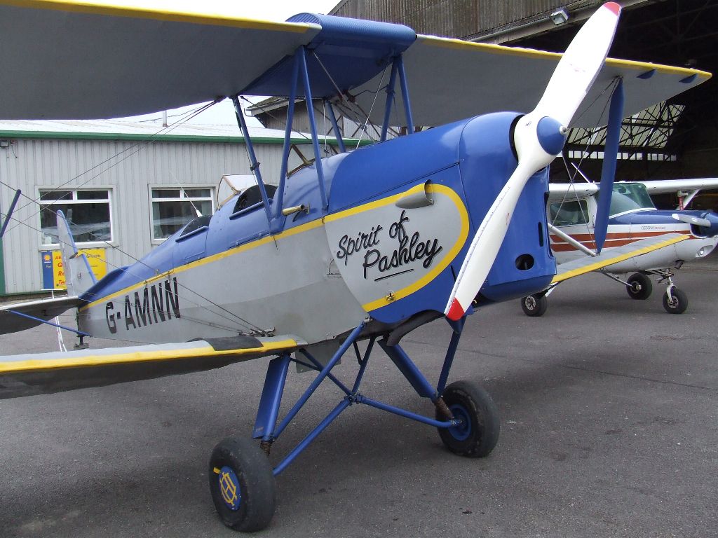 De Havilland DH 82 Tiger Moth - G-AMNN