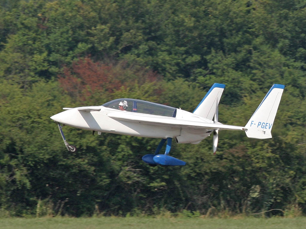 Rutan Long EZ - F-PGEV