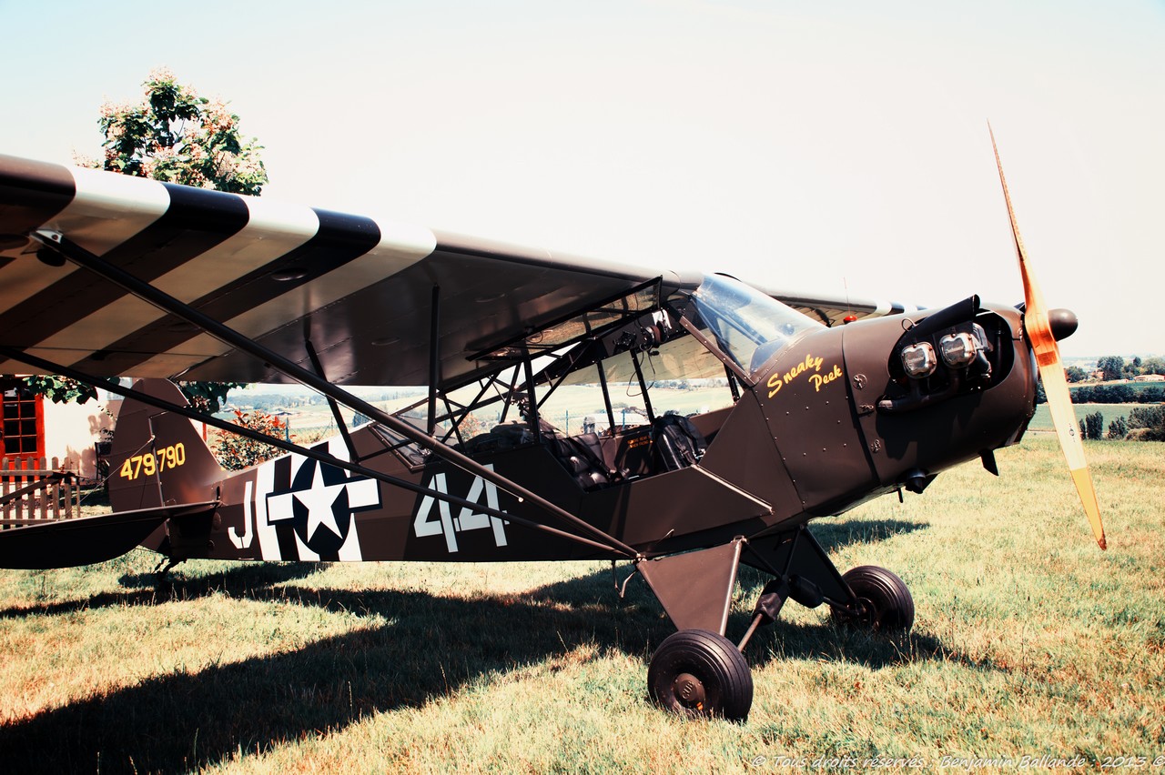 Piper J3 Cub - G-BJAY