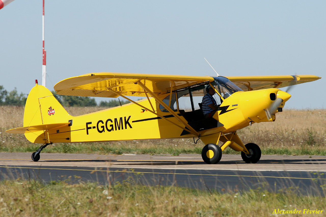 Piper PA-18 Super Cub - F-GGMK