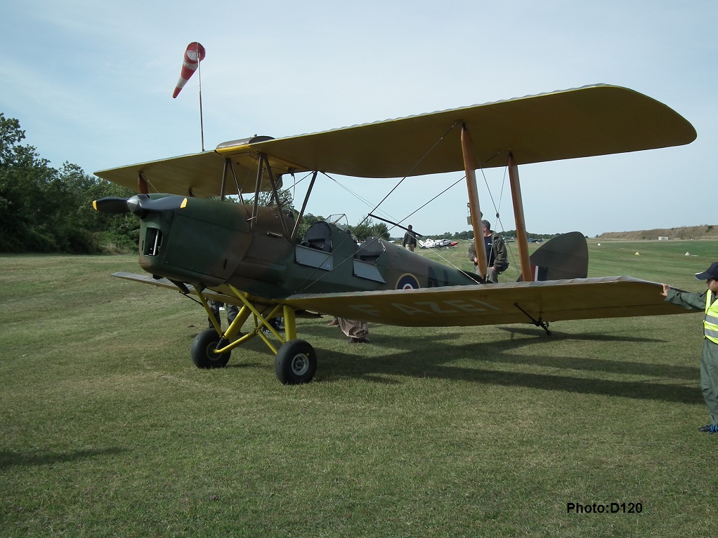 De Havilland DH 82 Tiger Moth - F-AZEI