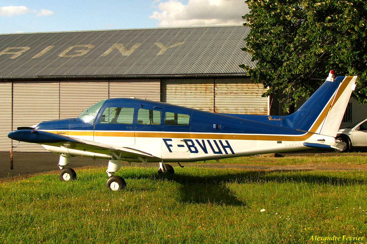 Beech 23 Musketeer - F-BVUH
