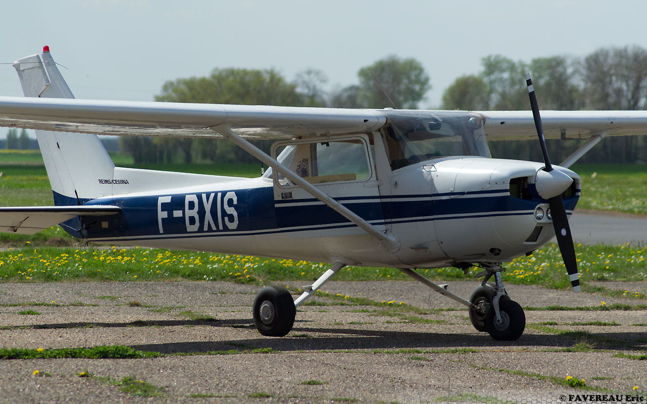 Cessna 150 - F-BXIS