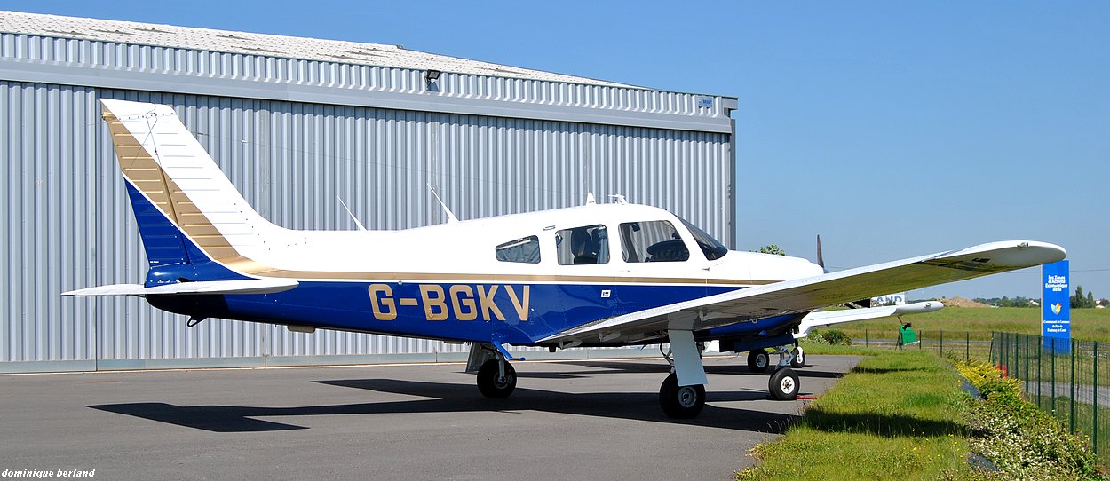 Piper PA-28 R-201 Arrow - G-BGKV