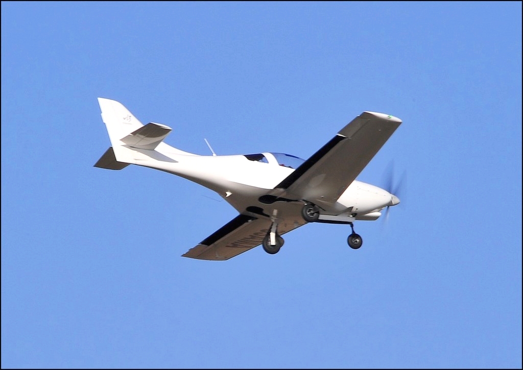 Aveko Aircraft VL-3 Evolution - F-JVJY/33 AMA
