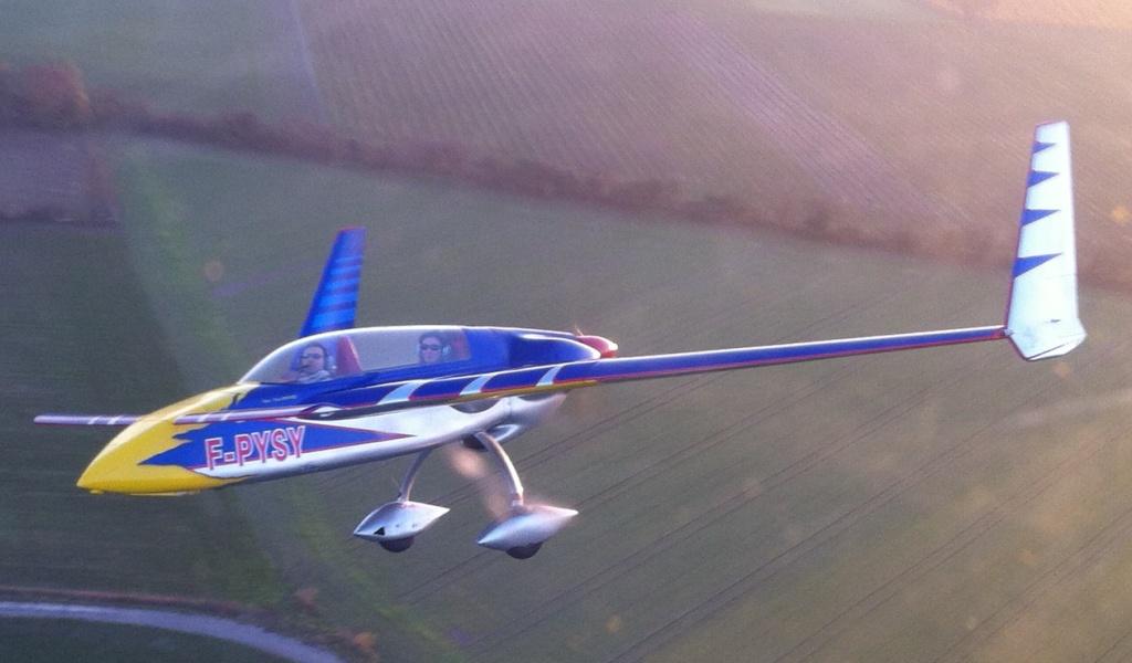 Rutan Long EZ - F-PYSY