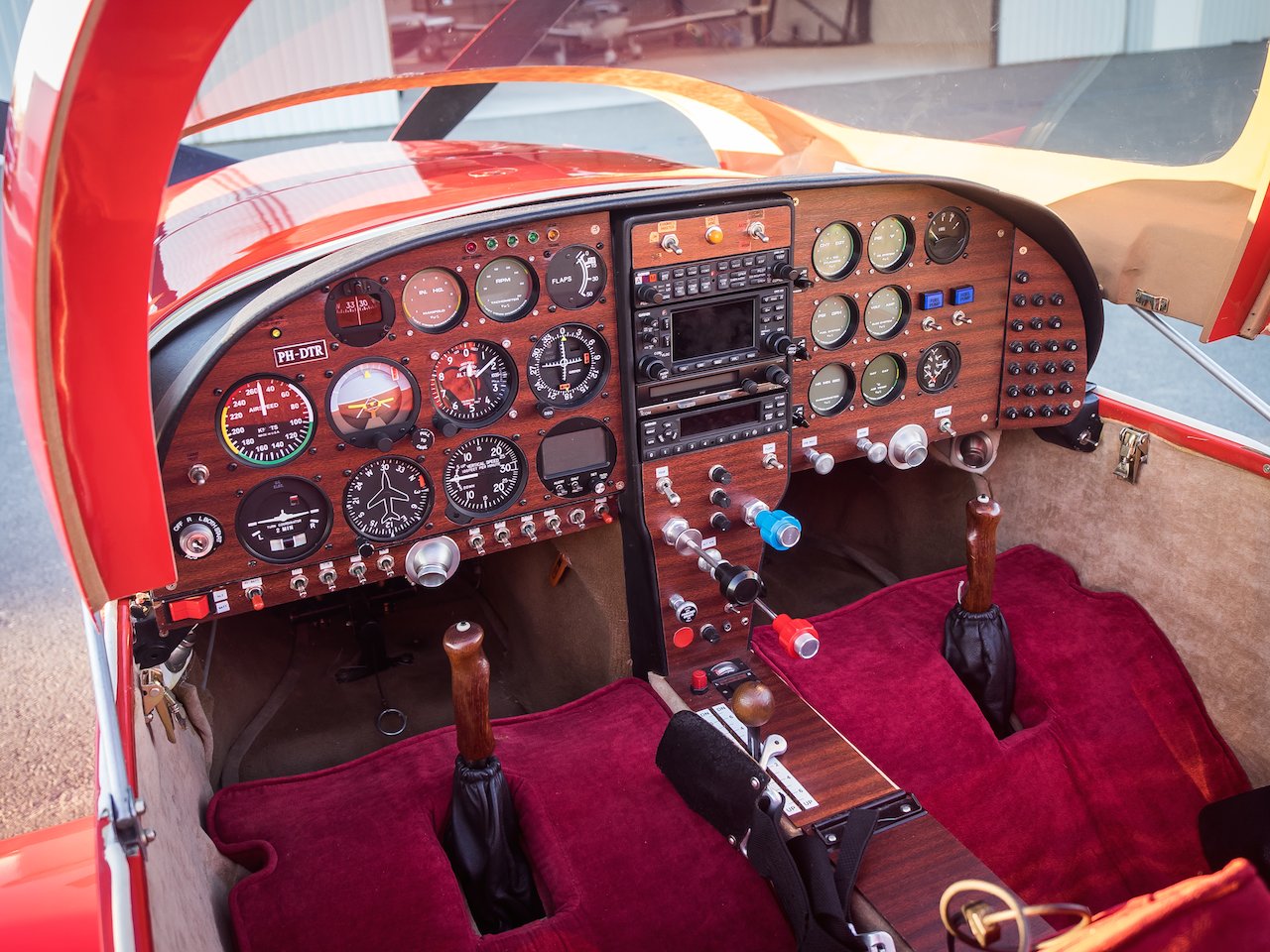 Lancair 320 - PH-DTR