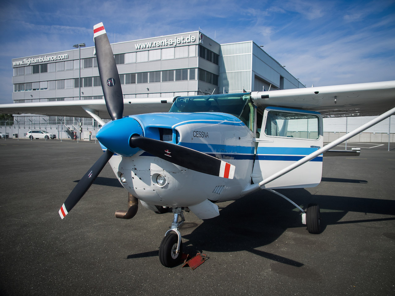 Cessna 206 - N756QV