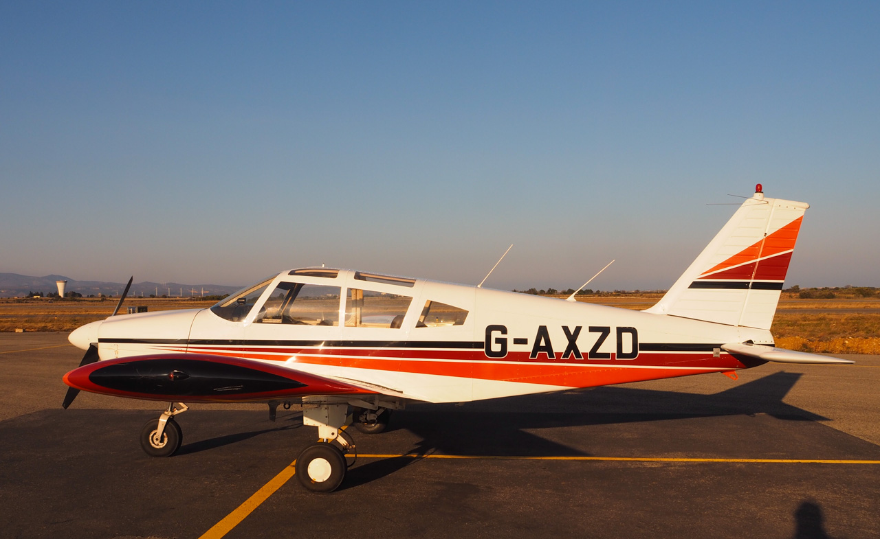 Piper PA-28-180 Cherokee - G-AXZD