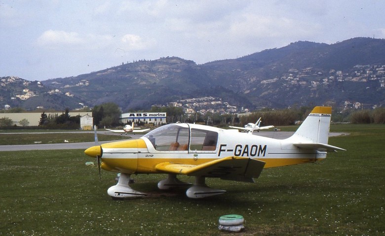 Robin DR 400-2+2 - F-GAOM