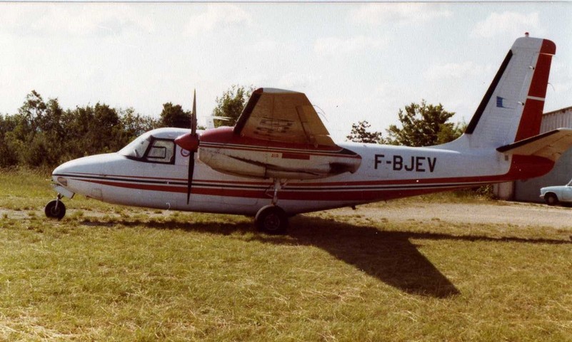 Aero Commander 680 - F-BJEV