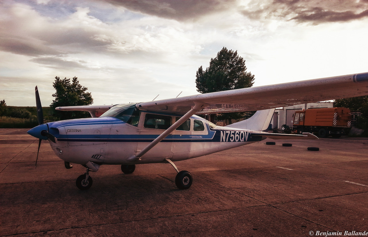 Cessna 206 - N756QV