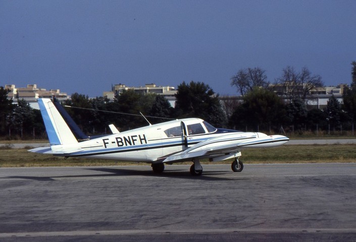 Piper PA-30 Twin Comanche - F-BNFH