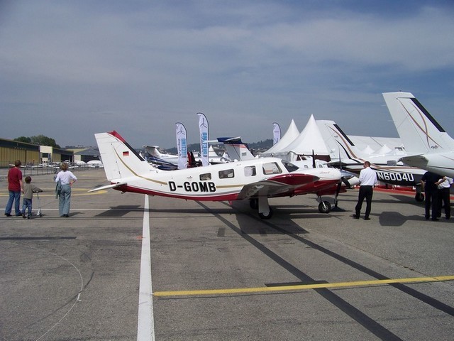 Piper PA-34 Seneca - D-GOMB