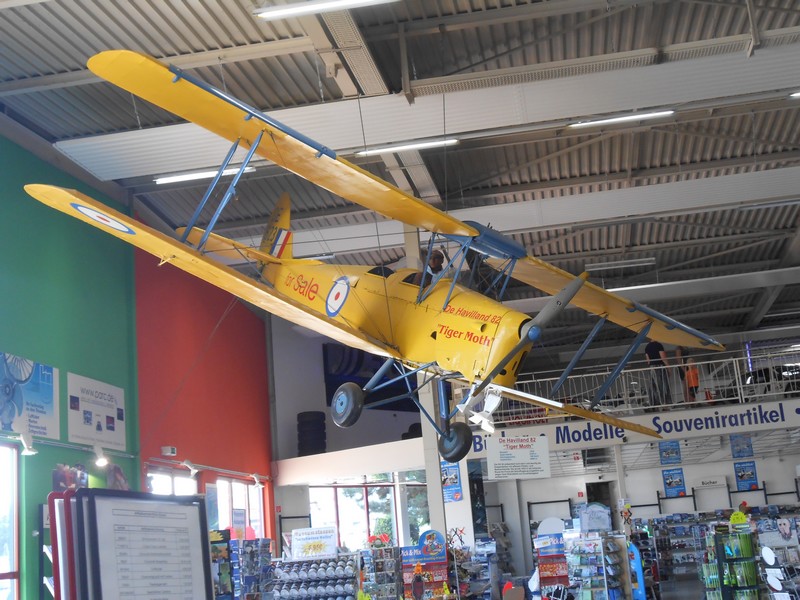 De Havilland DH 82 Tiger Moth - D-EDON
