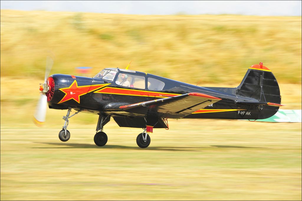 Yakovlev Yak-18T - F-HYAK