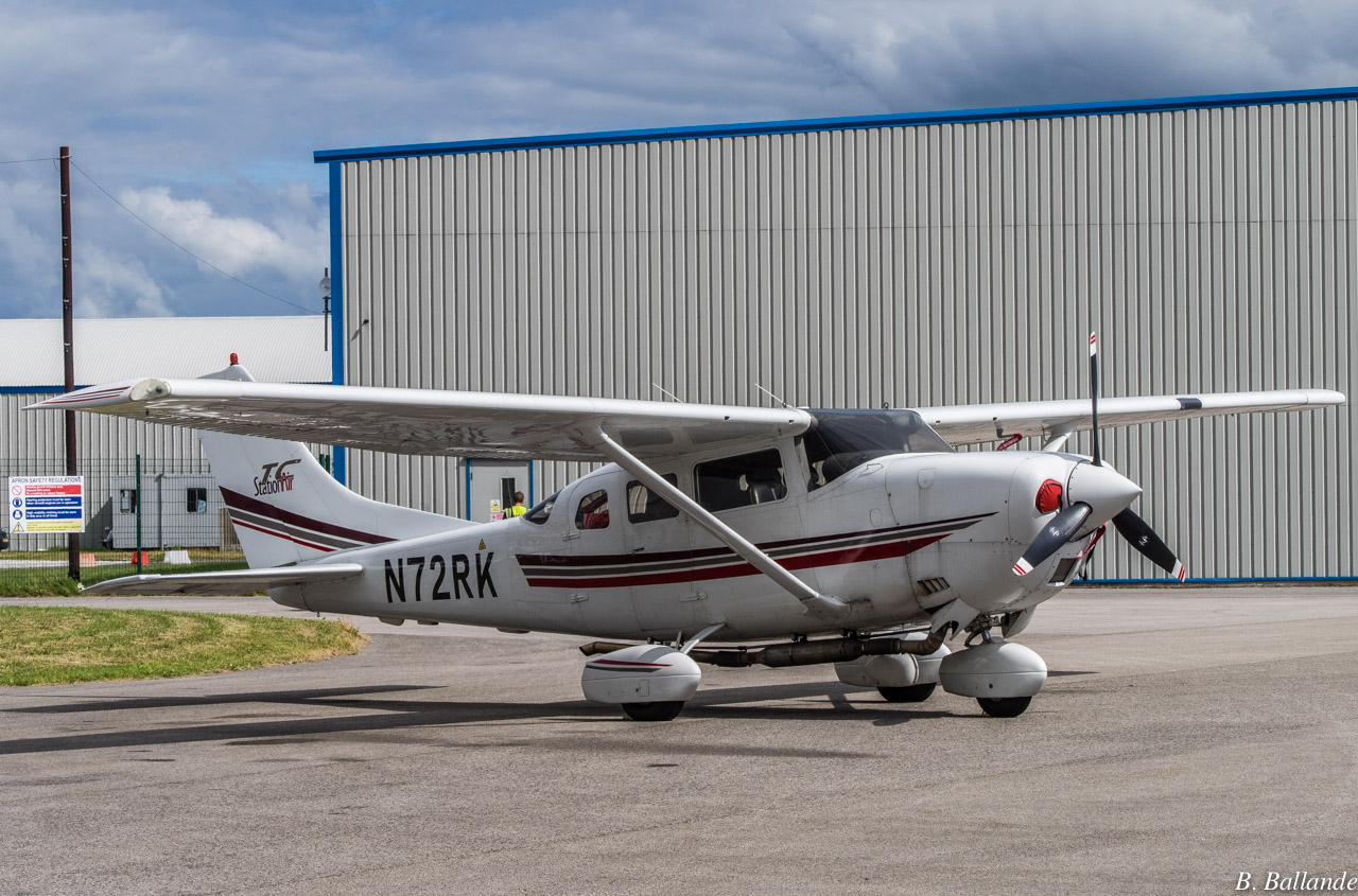 Cessna 206 - N72RK