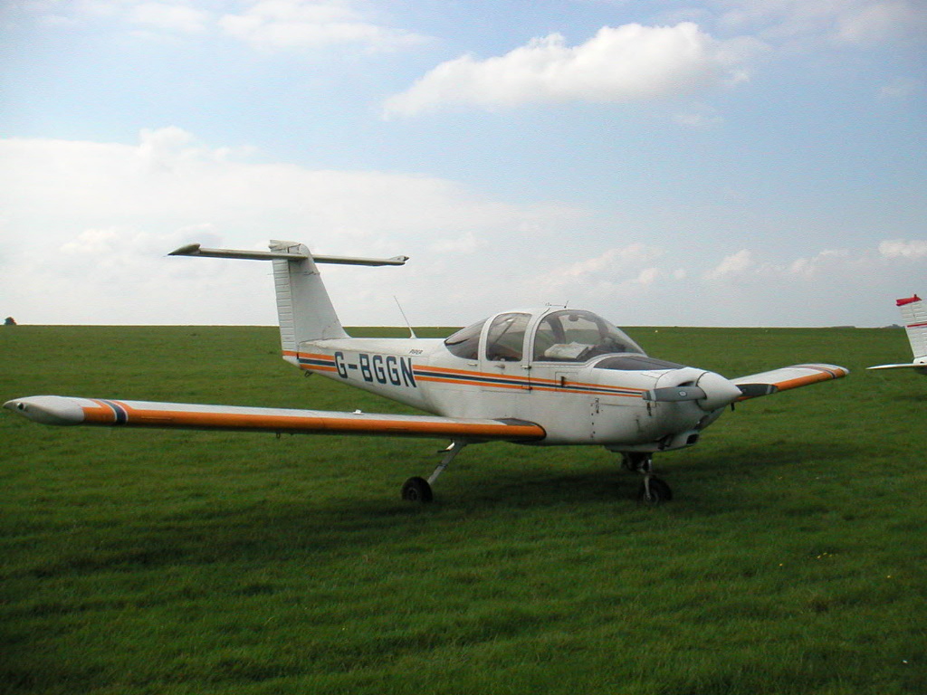 Piper PA-38-112 Tomahawk - G-BGGN