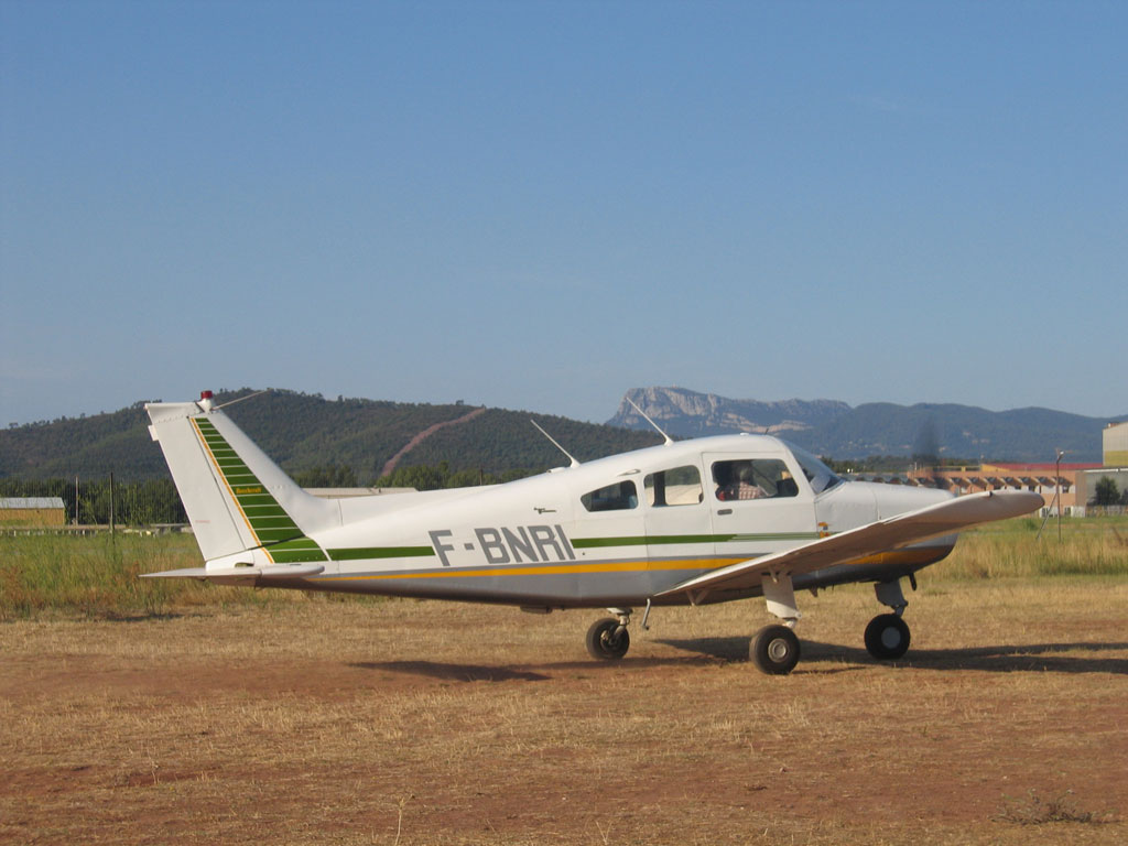 Beech 23 Musketeer - F-BNRI