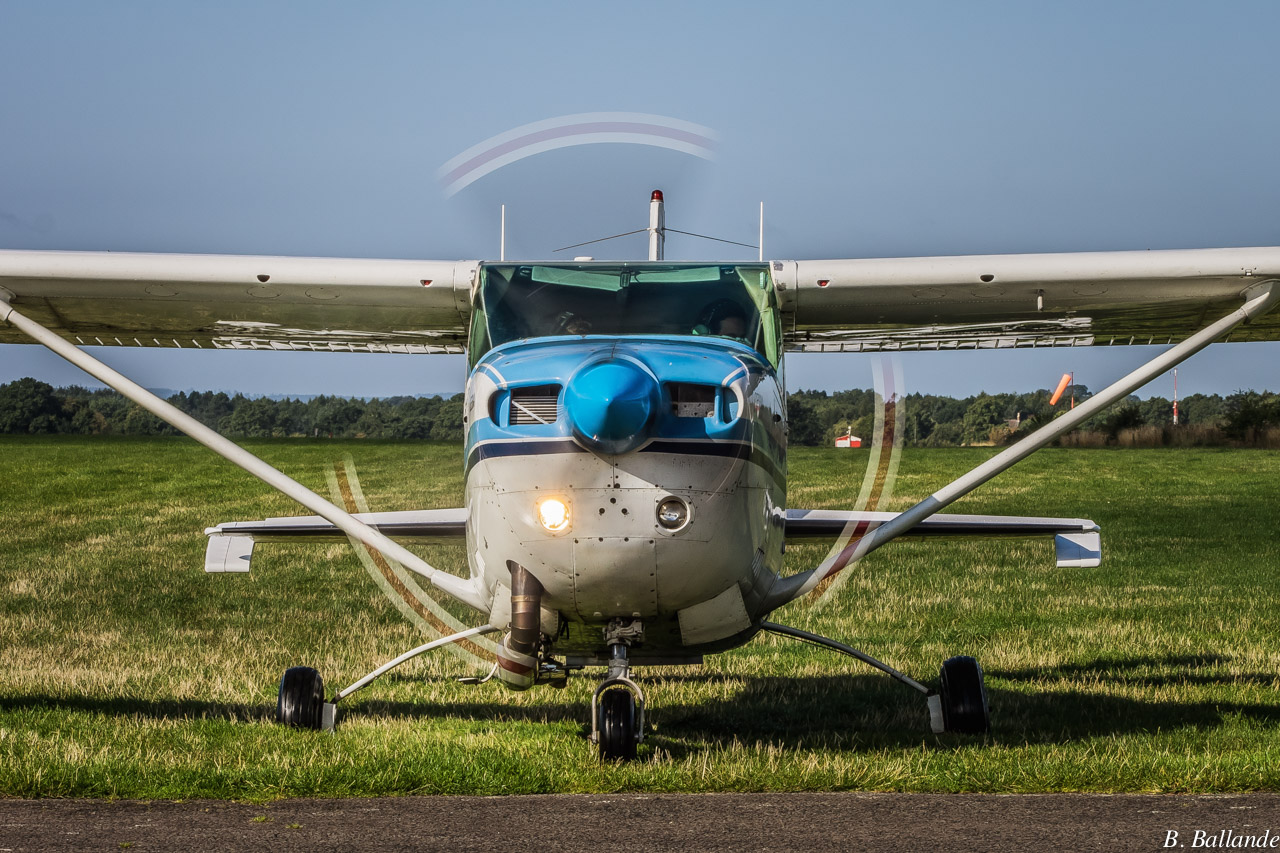 Cessna 206 - N756QV