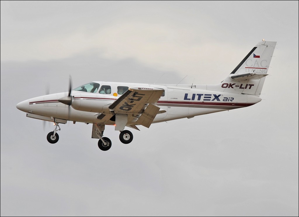 Cessna T303 Crusader - OK-LIT