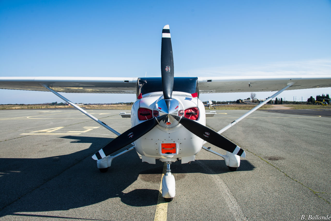 Cessna 182 - F-GUTB