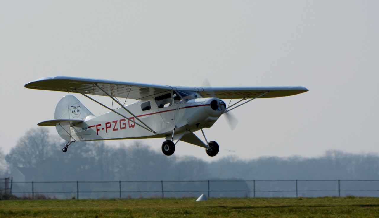 Roger Adam 14 Loisirs - F-PZGQ