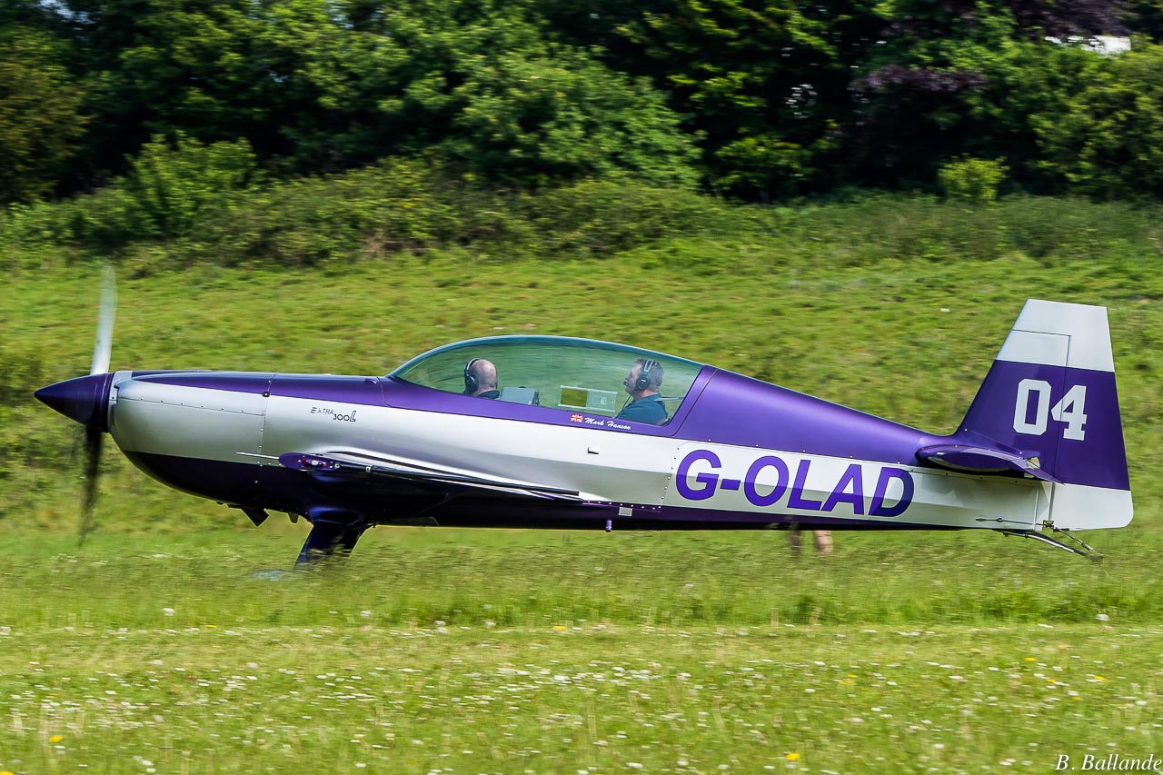 Extra 300 - G-OLAD