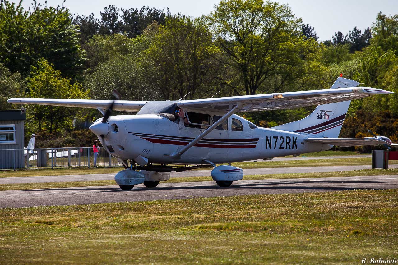 Cessna 206 - N72RK