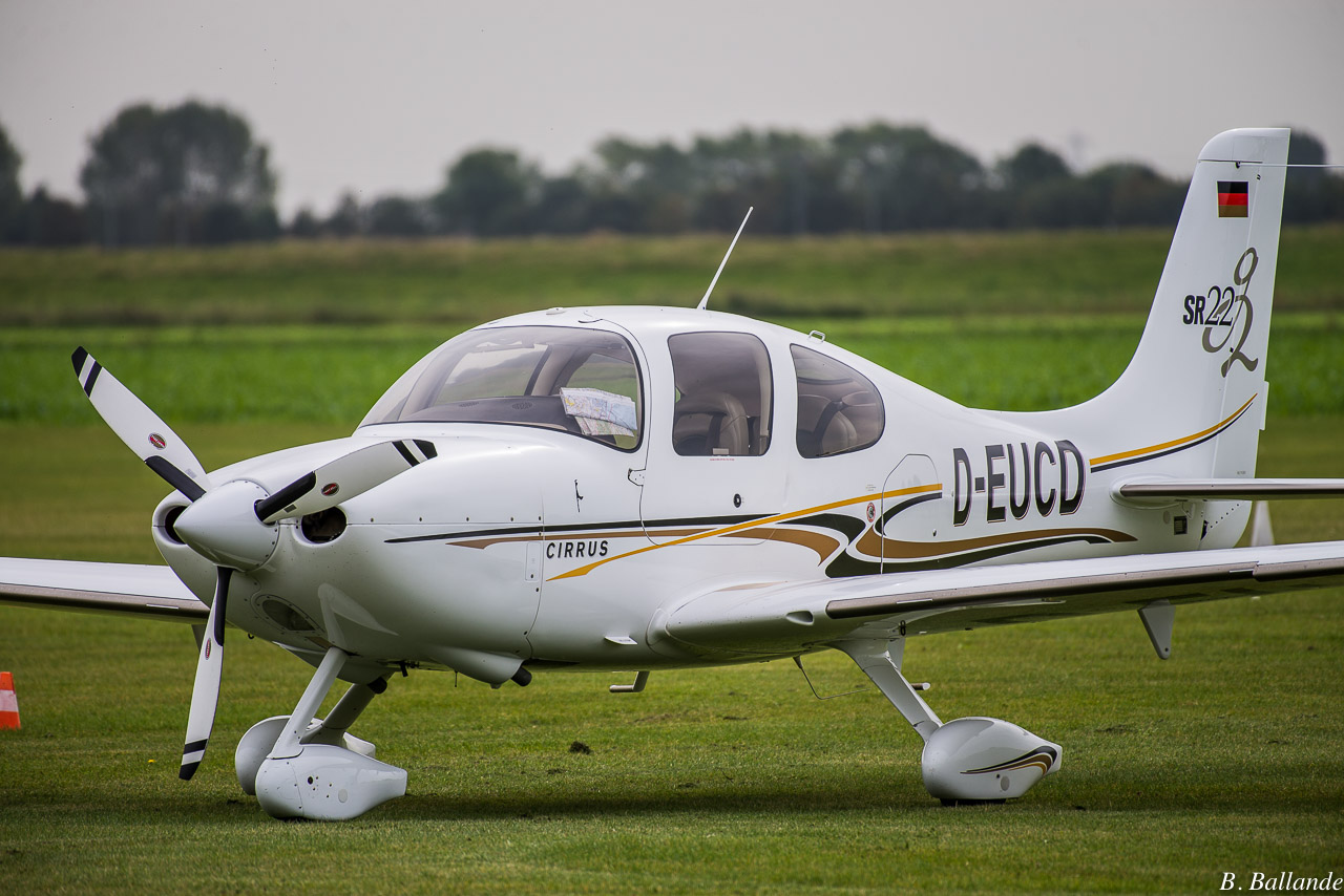 Cirrus SR22 - D-EUCD
