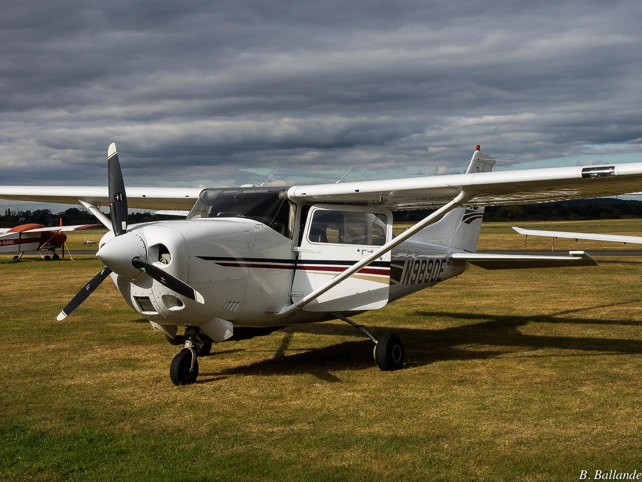 Cessna 206 - N989DE