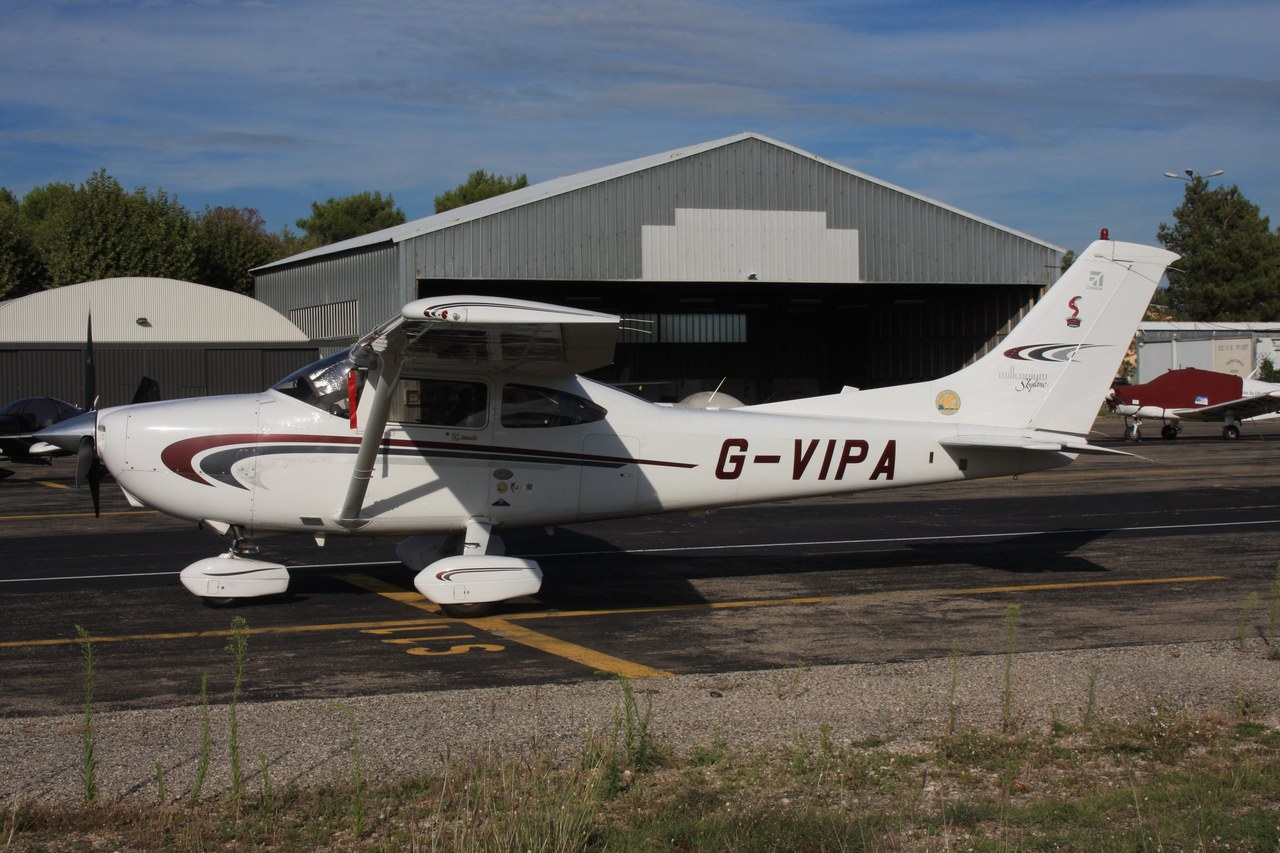 Cessna 182 - G-VIPA