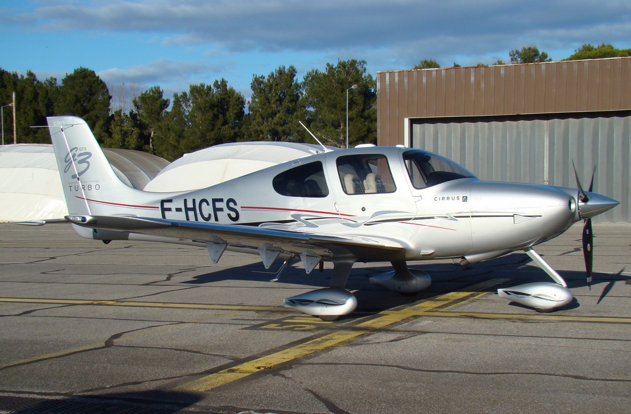 Cirrus SR22 - F-HCFS