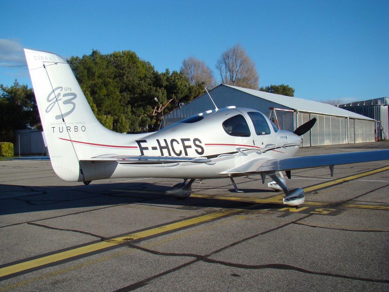 Cirrus SR22 - F-HCFS