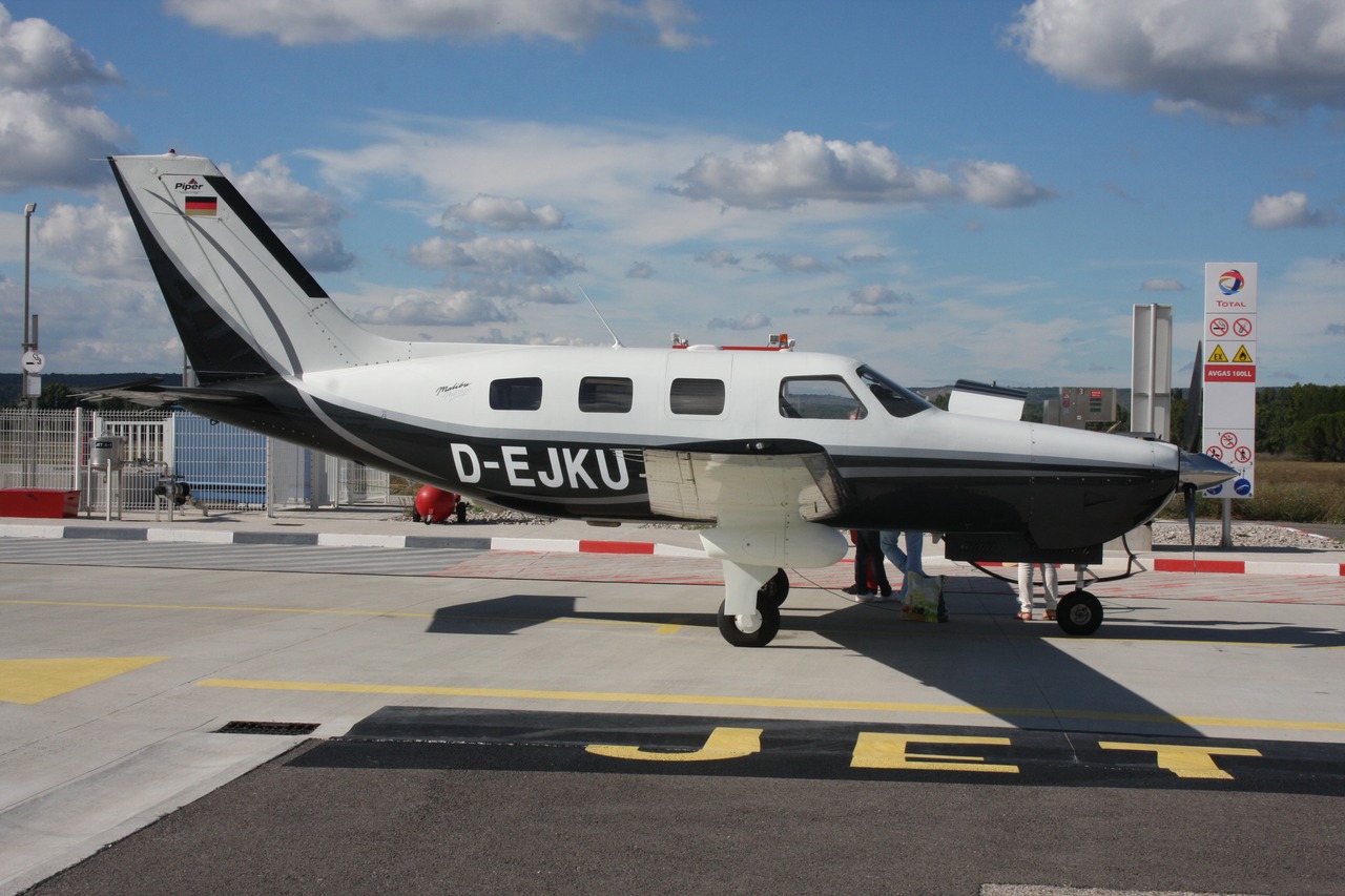Piper PA-46-350P Malibu Mirage - D-EKJU