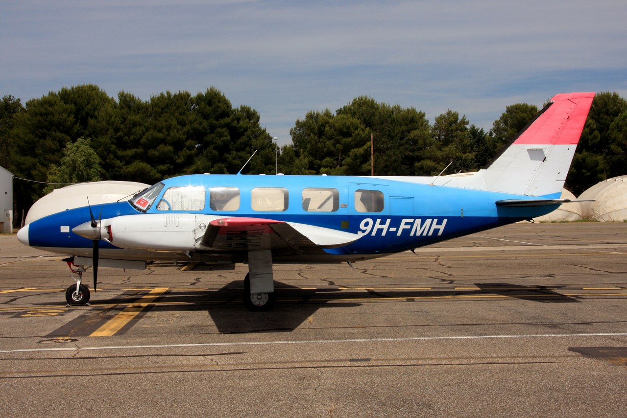 Piper PA-31-350 Navajo Chieftain - 9H-FMH