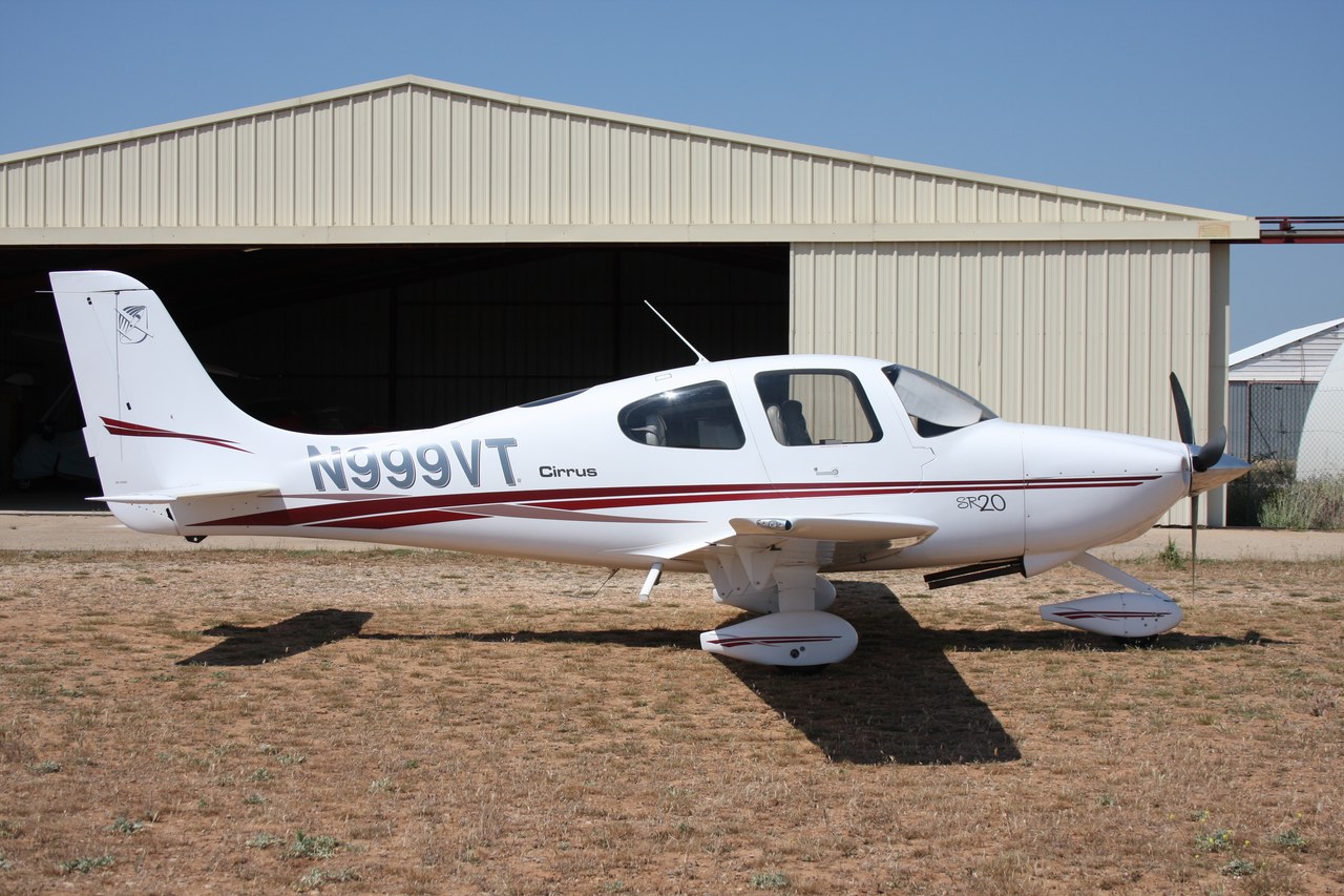 Cirrus SR20 - N999VT